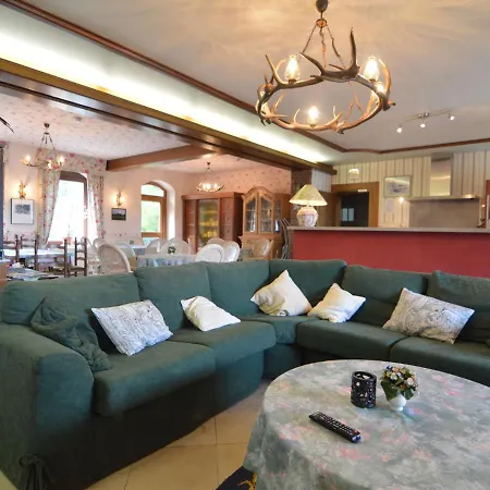 Former With Swimming Pool, Jacuzzi And Sauna For Family Groups 马尔梅迪