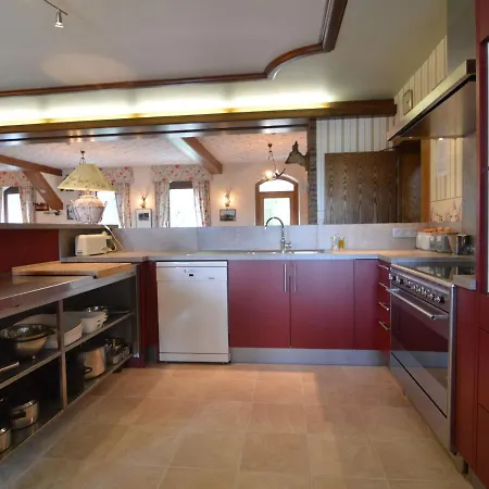 Former With Swimming Pool, Jacuzzi And Sauna For Family Groups 度假居 *